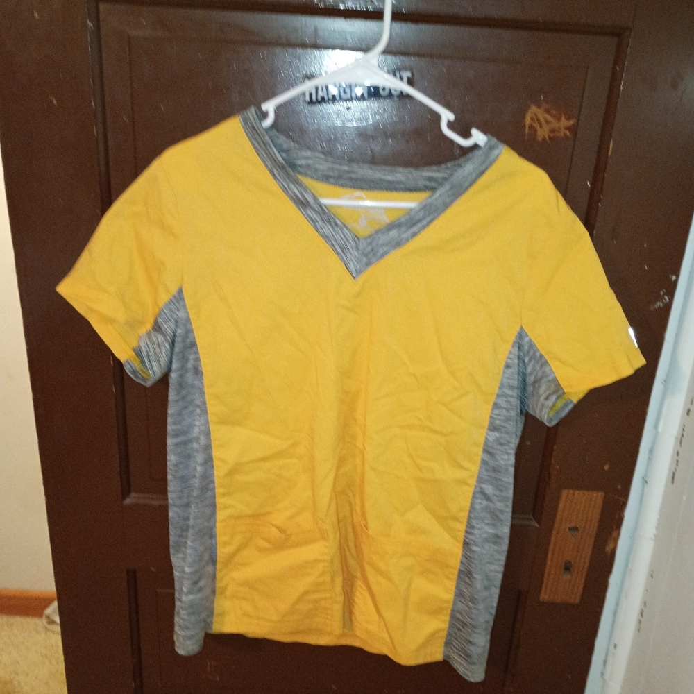 GUC Women's Butter-Soft Short Sleeve Pullover Scrub Top M